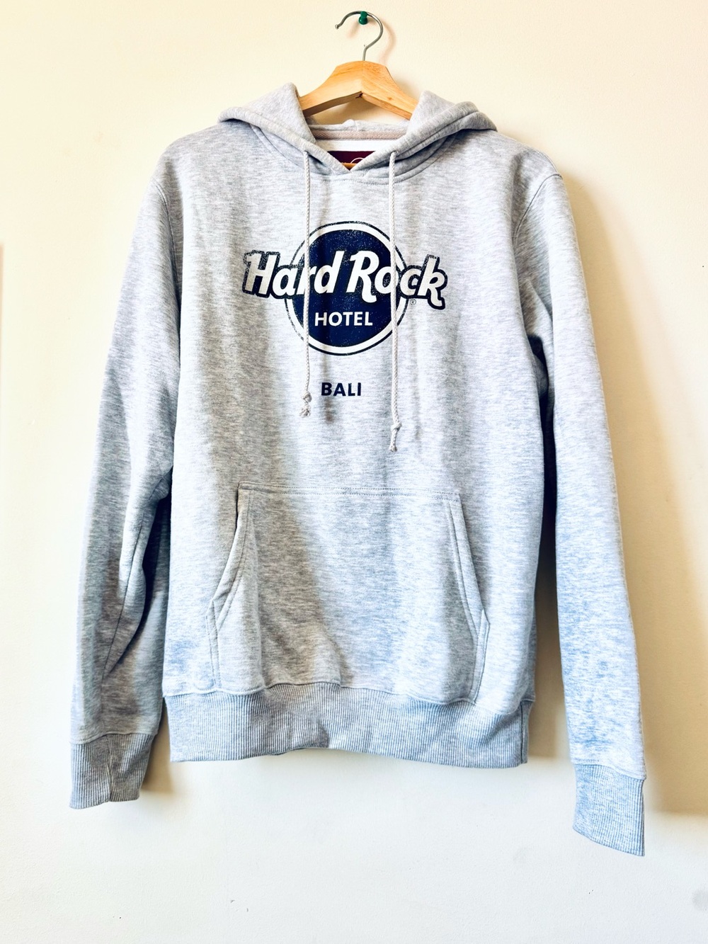 Authentic Hard Rock Hotel Bali Sz M Gray Sweater Hoodie Kangaroo Pocket.